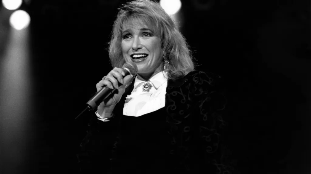3 Country Songs From 1988 That Might Sound Even Better Today