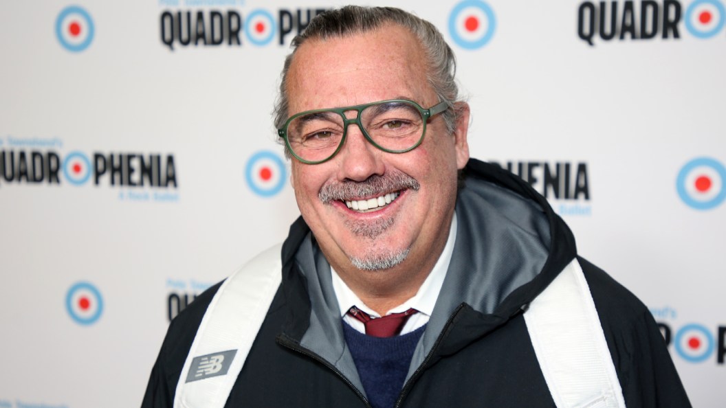 Grammy-Nominated Singer Behind Iconic 90s Hit Hospitalized in “Critical but Stable Condition” Grammy-Nominated Singer Behind Iconic 90s Hit Hospitalized in “Critical but Stable Condition”