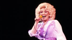 48 Years Ago Today, Dolly Parton Launched a Multi-Week Reign at No. 1 With an Album That “Borders on Perfection”