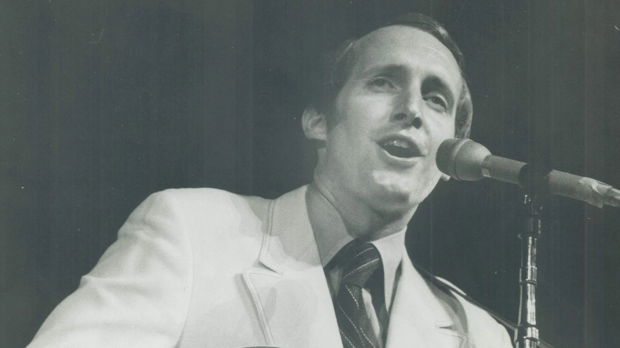 12 Years Ago Today, Country Music Lost the Singer Who Left Pop Behind and Became a Grand Ole Opry Mainstay