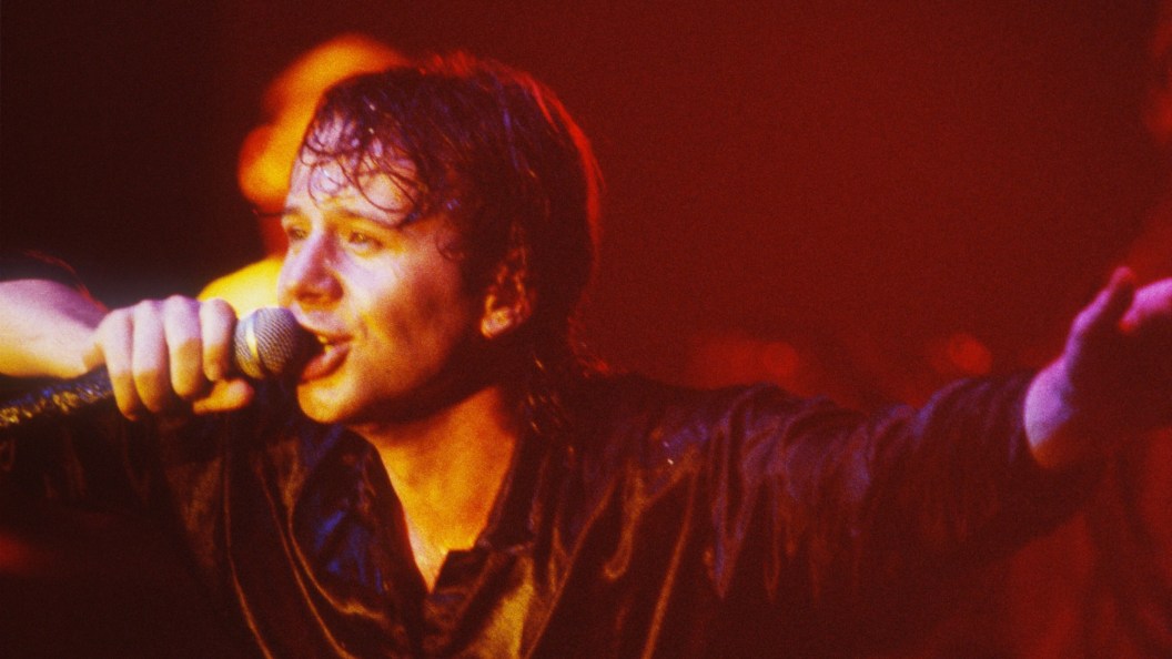 Simple Minds, Jim Kerr, Brielpoort, Deinze, Belgium, 13th December 1985. (Photo by Gie Knaeps/Getty Images)