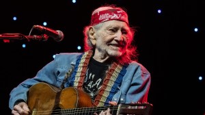 Aging Like Fine Wine: 4 Country Singers 60 and Over Who Still Sound Incredible Live
