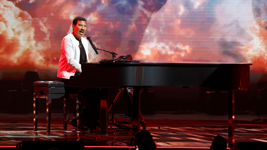Lionel Richie Is Home and “Doing Great” After Hospitalization Lionel Richie Is Home and “Doing Great” After Hospitalization