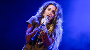 “Her Father Would Be So Proud”: Michael Jackson’s Daughter Covers a Defining 90s Alt-Rock Anthem During Festival Set