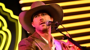 Riley Green Reveals His Secret Weapon to Get Singers on His ‘Voice’ Team