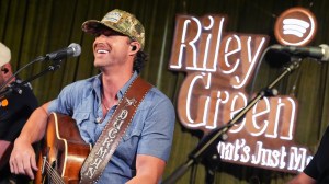 Riley Green Reveals the “Perfect Little Surprise” Behind His Toby Keith Tribute (Exclusive)