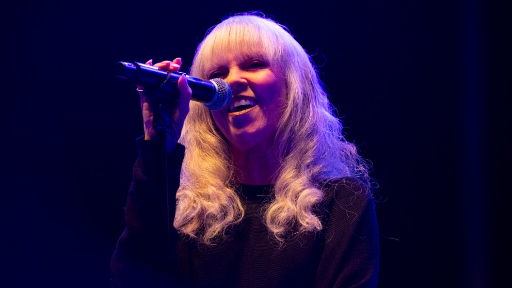 Pat Benatar Honors “Sweet Friend” Dolly Parton With Emotional Performance of the Song They Reimagined Together Pat Benatar Honors “Sweet Friend” Dolly Parton With Emotional Performance of the Song They Reimagined Together