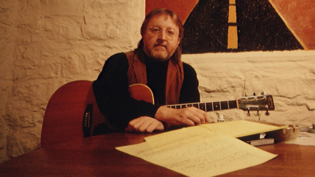 Born 79 Years Ago in New York, the Folk Singer Who Moved to Nashville and Wrote Hits for Garth Brooks, Trisha Yearwood, and Kathy Mattea Born 79 Years Ago in New York, the Folk Singer Who Moved to Nashville and Wrote Hits for Garth Brooks, Trisha Yearwood, and Kathy Mattea