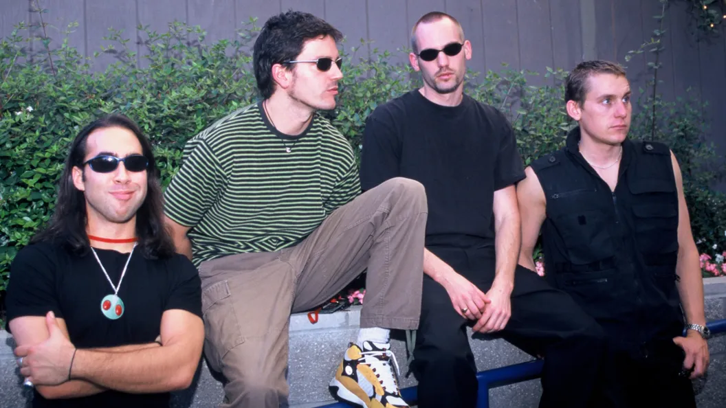 3 Rock Songs From 1997 You Heard While Shopping at the Mall With Your Friends 3 Rock Songs From 1997 You Heard While Shopping at the Mall With Your Friends
