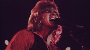 3 Soft Rock Songs From 1976 That Had Baby Boomers Crying by the Radio