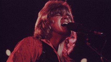 3 Soft Rock Songs From 1976 That Had Baby Boomers Crying by the Radio