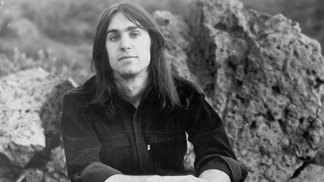 3 Folk Rock Songs From the 1970s That Made Falling in Love Feel Somehow Religious 3 Folk Rock Songs From the 1970s That Made Falling in Love Feel Somehow Religious