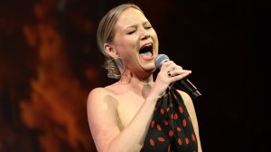 Jennifer Nettles Remembers 9/11 Victims With Emotional Vince Gill Classic