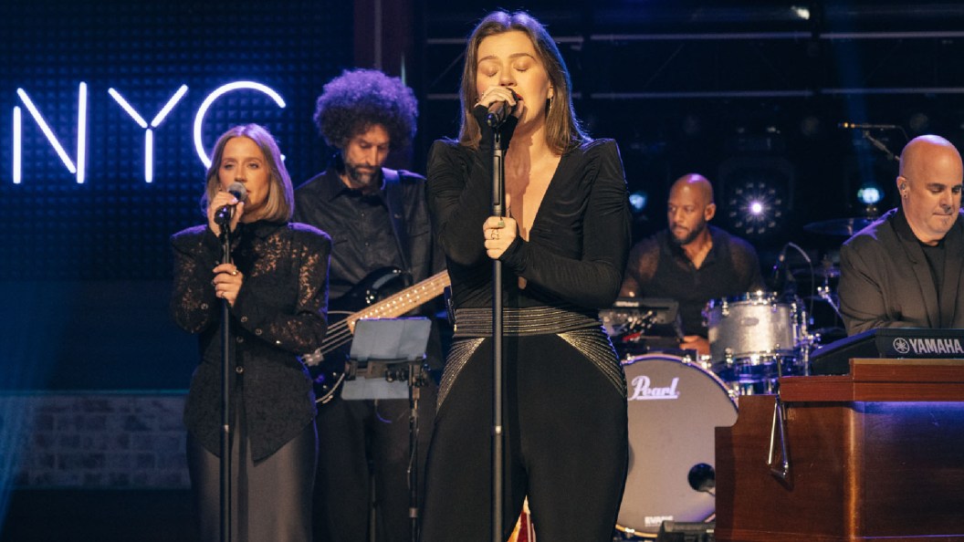 No Lies Detected: Kelly Clarkson Crowned the “Greatest Vocalist of This Generation” After Final Kellyoke Performance Takes Over the Internet No Lies Detected: Kelly Clarkson Crowned the “Greatest Vocalist of This Generation” After Final Kellyoke Performance Takes Over the Internet