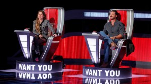 Kelly Clarkson Stuns Riley Green By Successfully Wooing an Alabama-Born Country Singer to Her Team on ‘The Voice’