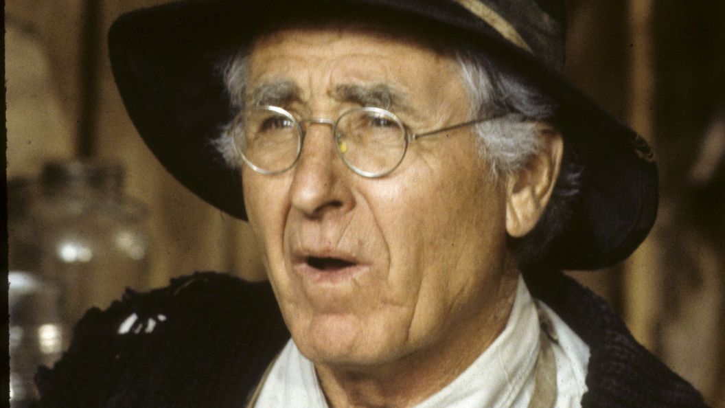 23 Years Ago, We Lost the Singer-Songwriter Behind One of the 1950s’ Wildest Novelty Hits Who Also Starred Alongside Clint Eastwood 23 Years Ago, We Lost the Singer-Songwriter Behind One of the 1950s’ Wildest Novelty Hits Who Also Starred Alongside Clint Eastwood