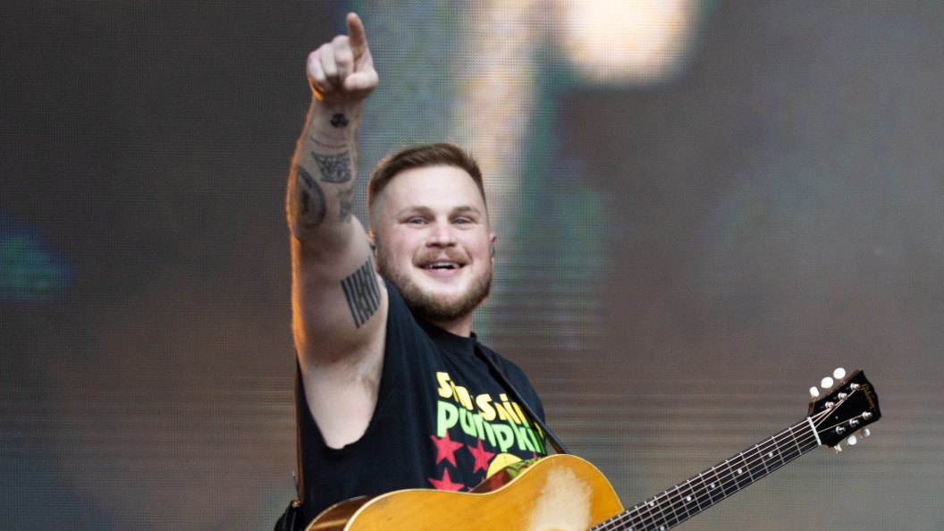 Zach Bryan’s NYU Professor Told Him, “Yeah, I Can Rip on Guitar”—Then He Proved It Onstage Zach Bryan’s NYU Professor Told Him, “Yeah, I Can Rip on Guitar”—Then He Proved It Onstage