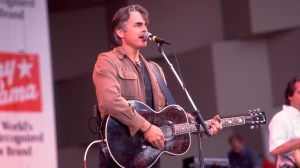 3 Country Songs From 1991 That Still Make Me Want To Dance Today
