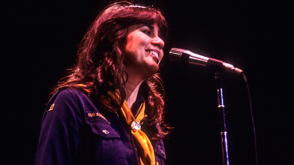 Remember When Linda Ronstadt Covered a Warren Zevon Song and Made It a Hit in 1977?