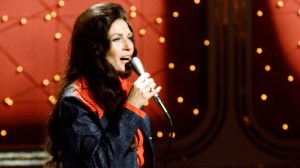 3 Country Songs From 1971 That Every 70s Kid Still Knows Today