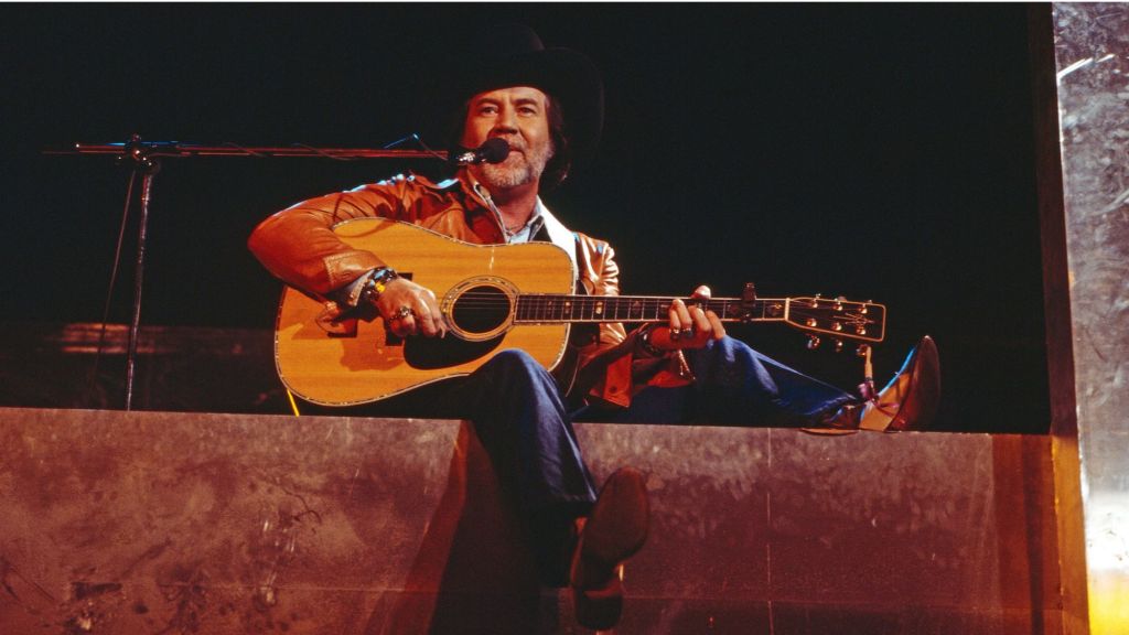 Born 89 Years Ago Today in Oklahoma, the Countrypolitan Singer And ‘Hee Haw’ Star Who Scored a String of Top 5 Hits in the 1970s