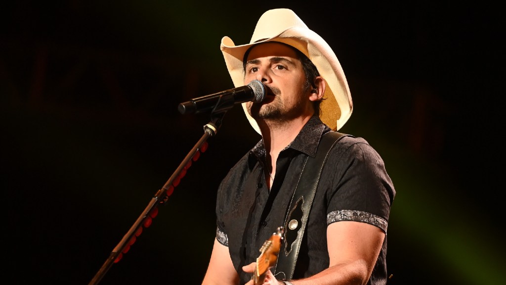 Brad Paisley and Sierra Hull Give “When I Get Where I’m Going” New Meaning During Dolly Parton Tribute