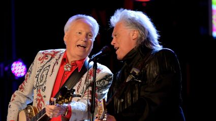 3 Years Ago Today, We Said Goodbye to the Country Music Multi-Instrumentalist and โHee Hawโ Star Who Played With Dolly Parton, Bill Monroe, and Porter Wagoner