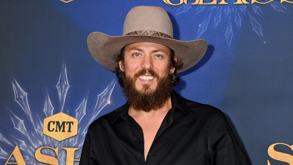 Chris Janson Honors John Anderson at His Funeral With Heartbreaking Song Written the Night He Died