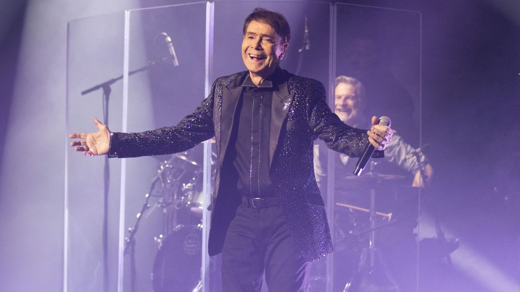 Born 86 Years Ago Today in India, the British Answer to Elvis Presley Who Dominated the Charts Before the Beatles Born 86 Years Ago Today in India, the British Answer to Elvis Presley Who Dominated the Charts Before the Beatles