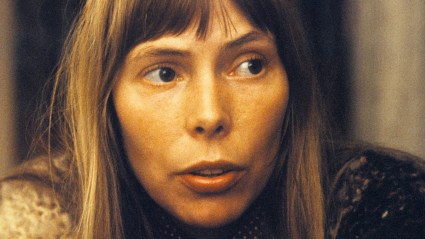 3 Folk Rock Songs From the 1970s That Still Sound Fresh, Despite Being 50+ Years Old