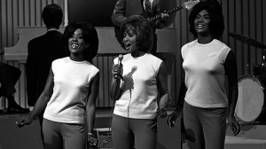 Born 88 Years Ago Today in the Windy City, the Girl Group Soprano Who Sang Alongside Elvis Presley, Ray Charles, and Tom Jones