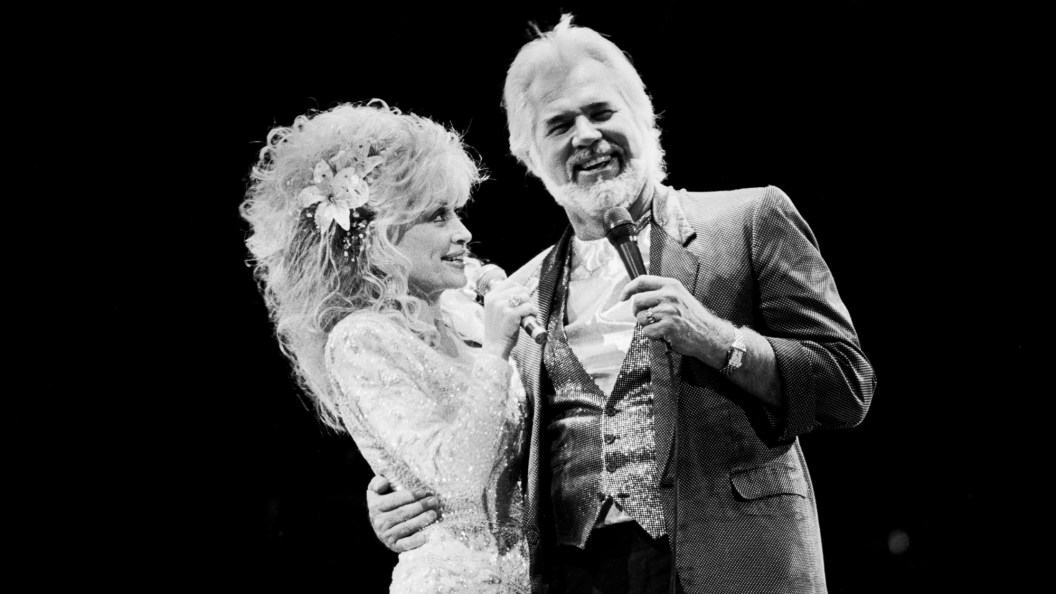 On This Day in 1983, Kenny Rogers and Dolly Parton Topped the Charts With a Bee Gees-Penned Hit Originally Intended for Marvin Gaye On This Day in 1983, Kenny Rogers and Dolly Parton Topped the Charts With a Bee Gees-Penned Hit Originally Intended for Marvin Gaye