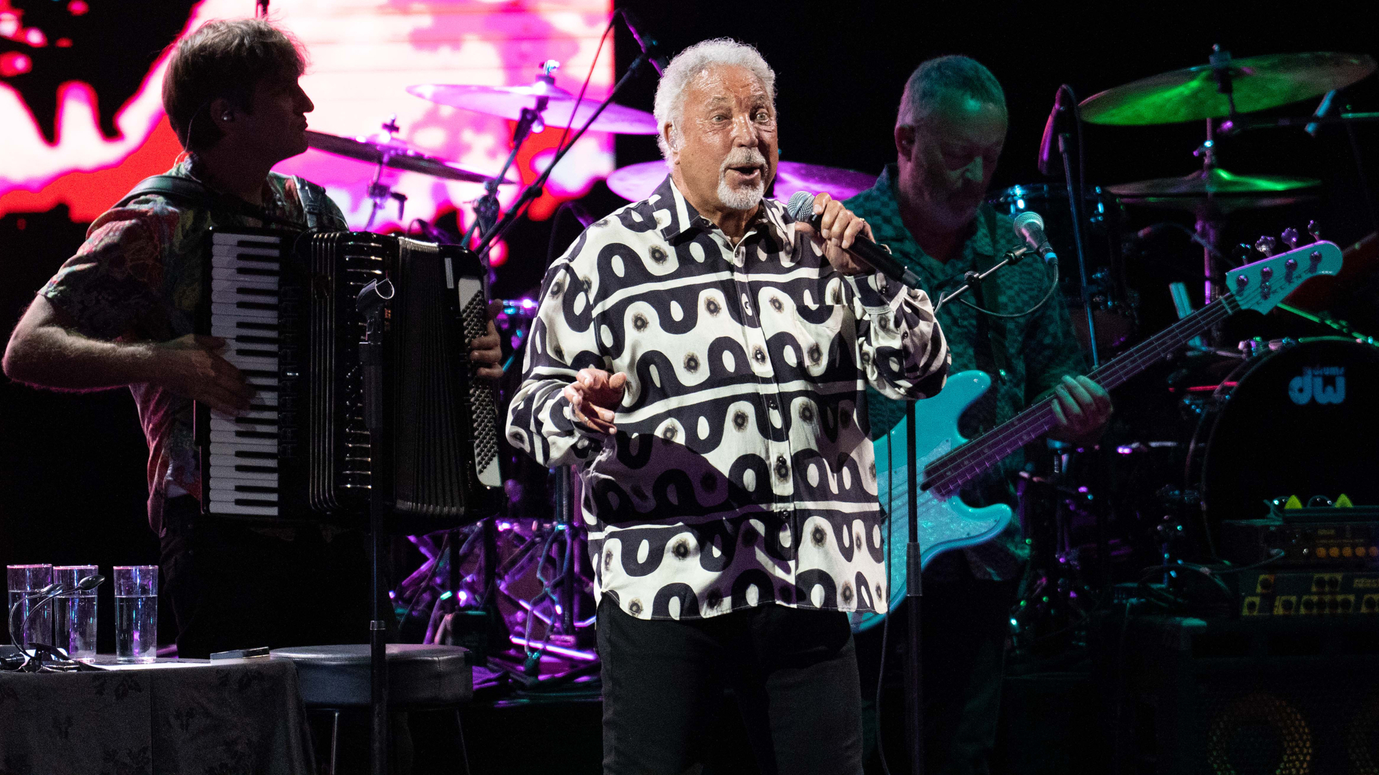 Legendary 60s Singer, 86, Forced to Postpone Multiple Concerts Following Doctor’s Orders
