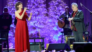 Vince Gill Joins Wife Amy Grant and Daughter Jenny for a Heartwarming Family Performance Celebrating 35 Years at the Grand Ole Opry