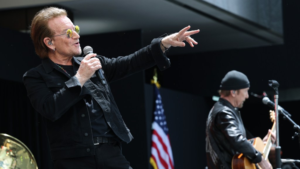 U2 to Headline Halftime Show of NFL’s First-Ever Thanksgiving Eve Game