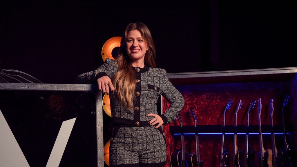 Kelly Clarkson Shares Her “Controversial” Opinion on AI in Music