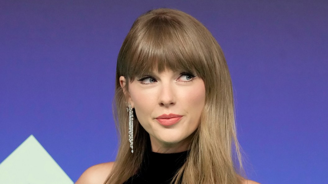 Taylor Swift Dethrones Ella Langley on the Billboard Hot 100 After Record-Breaking “Choosin’ Texas” Run Taylor Swift Dethrones Ella Langley on the Billboard Hot 100 After Record-Breaking “Choosin’ Texas” Run