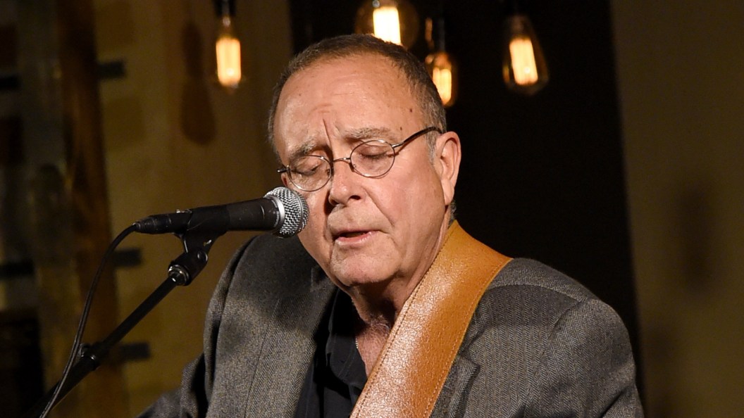 Born 69 Years Ago in Georgia, the Songwriter Behind Garth Brooks’ Signature Song and Hits by Clay Walker and Patty Loveless Born 69 Years Ago in Georgia, the Songwriter Behind Garth Brooks’ Signature Song and Hits by Clay Walker and Patty Loveless