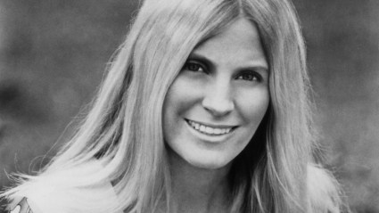 3 Classic Country Songs That Remind 60s Teens of Being Young
