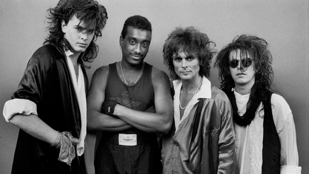 Remembering When a Band Replaced Its Lead Singer Weeks Before Appearing at Live Aid in 1985 Remembering When a Band Replaced Its Lead Singer Weeks Before Appearing at Live Aid in 1985