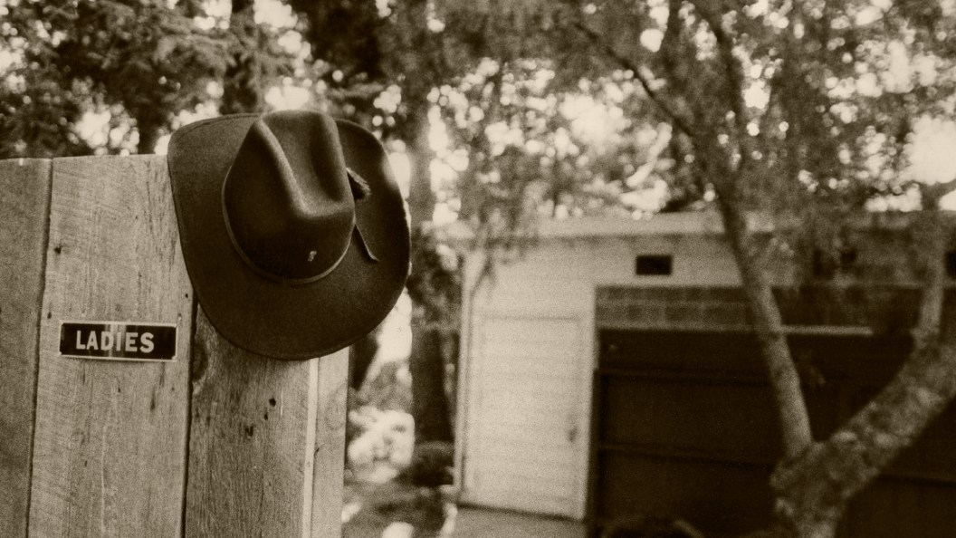 Beloved Nashville Broadcaster and Country Music Fixture Dies at 73 Beloved Nashville Broadcaster and Country Music Fixture Dies at 73