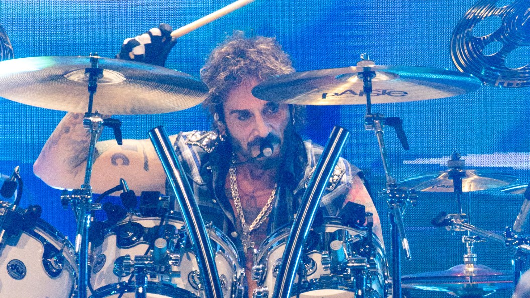 Journey Member Rushed to Hospital After Medical Emergency Just Two Songs Into Concert Journey Member Rushed to Hospital After Medical Emergency Just Two Songs Into Concert