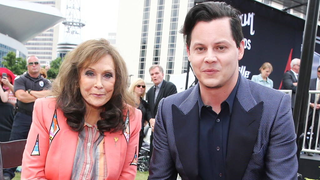 Loretta Lynnโs Grammy-Winning Album That Mysteriously Vanished From Streaming Is Finally Coming Back