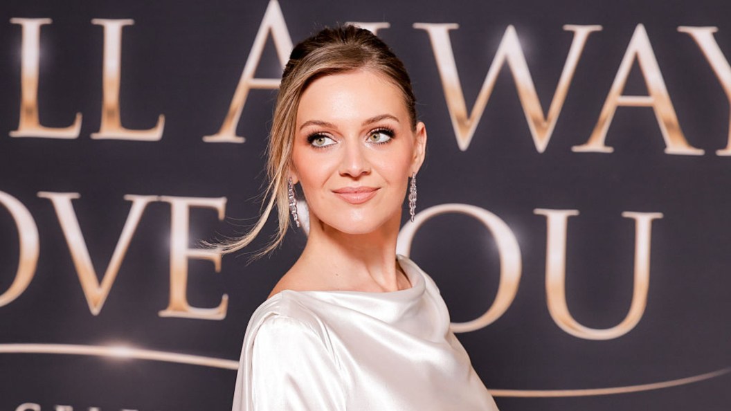 Kelsea Ballerini Makes a Beloved Pop Country Classic Her Own at Dolly Parton CMA Tribute Kelsea Ballerini Makes a Beloved Pop Country Classic Her Own at Dolly Parton CMA Tribute