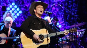 Lukas Nelson and Lainey Wilson Bring a Little Southern Soul to Dolly Parton’s CMA Celebration