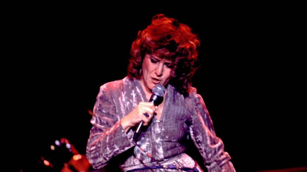 Born 80 Years Ago Today in Pennsylvania, the Truck Stop Waitress Turned Country Music Star Who Scored a String of Hits in the 1980s Born 80 Years Ago Today in Pennsylvania, the Truck Stop Waitress Turned Country Music Star Who Scored a String of Hits in the 1980s