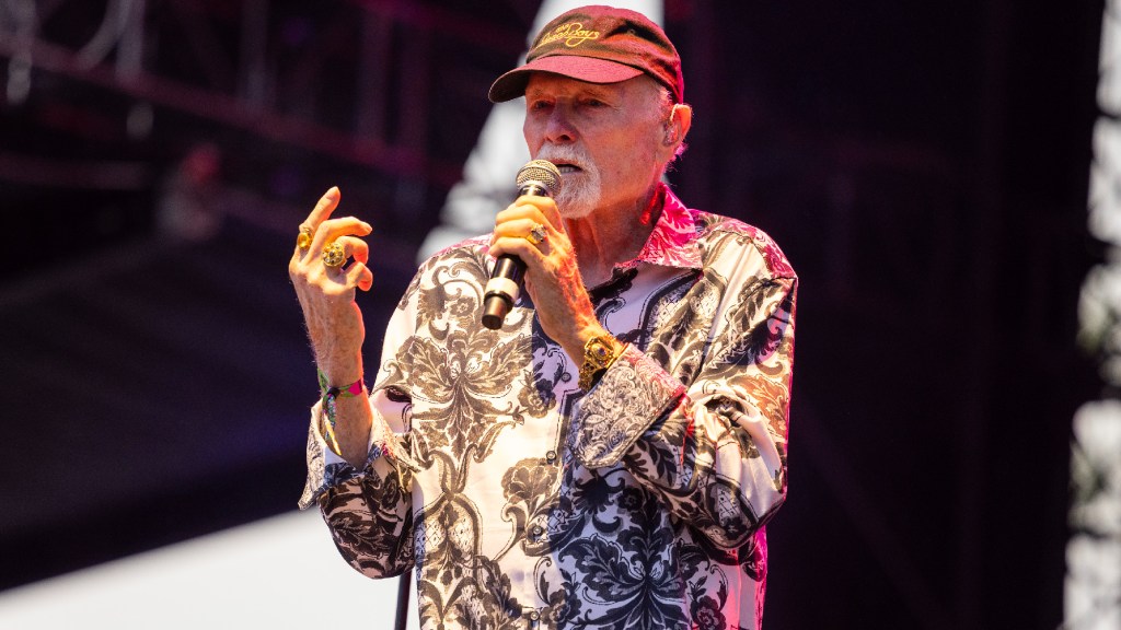 Beach Boys Legend Mike Love Opens up About Health Issues During Nashville Concert: “I Didn’t Wanna Miss Being Here”