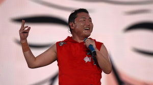 3 Bizarre Songs That Somehow Hit the Top 5 and Changed Pop Music Forever