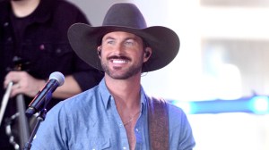 Riley Green Teams With Peyton Manning for New Alabama-Tennessee Rivalry Song 
