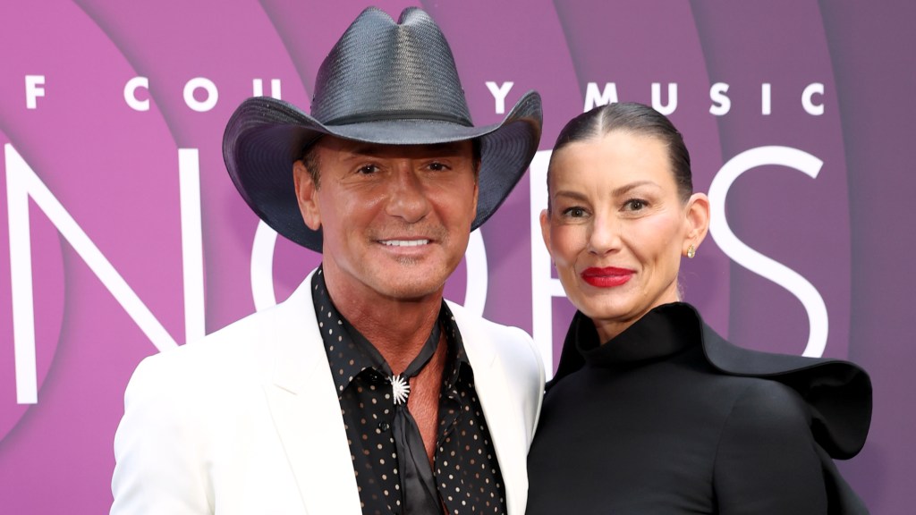 Tim McGraw Celebrates 30 Years With Faith Hill, Recalls the Moment He Watched His “Future” Walk Toward Him